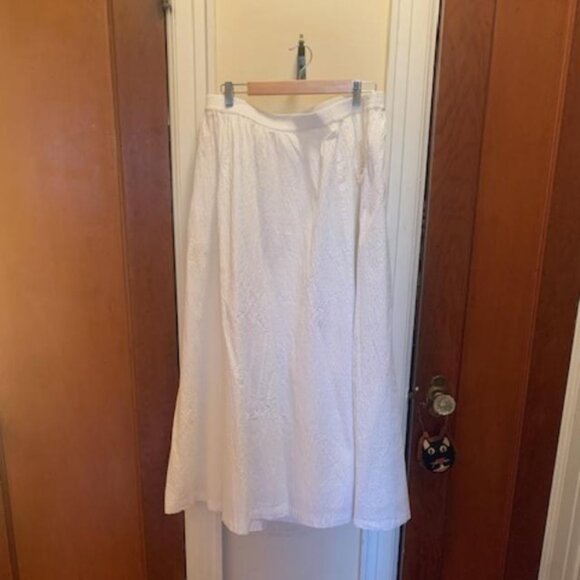 Textured White Maxi Skirt - Picture 1 of 4